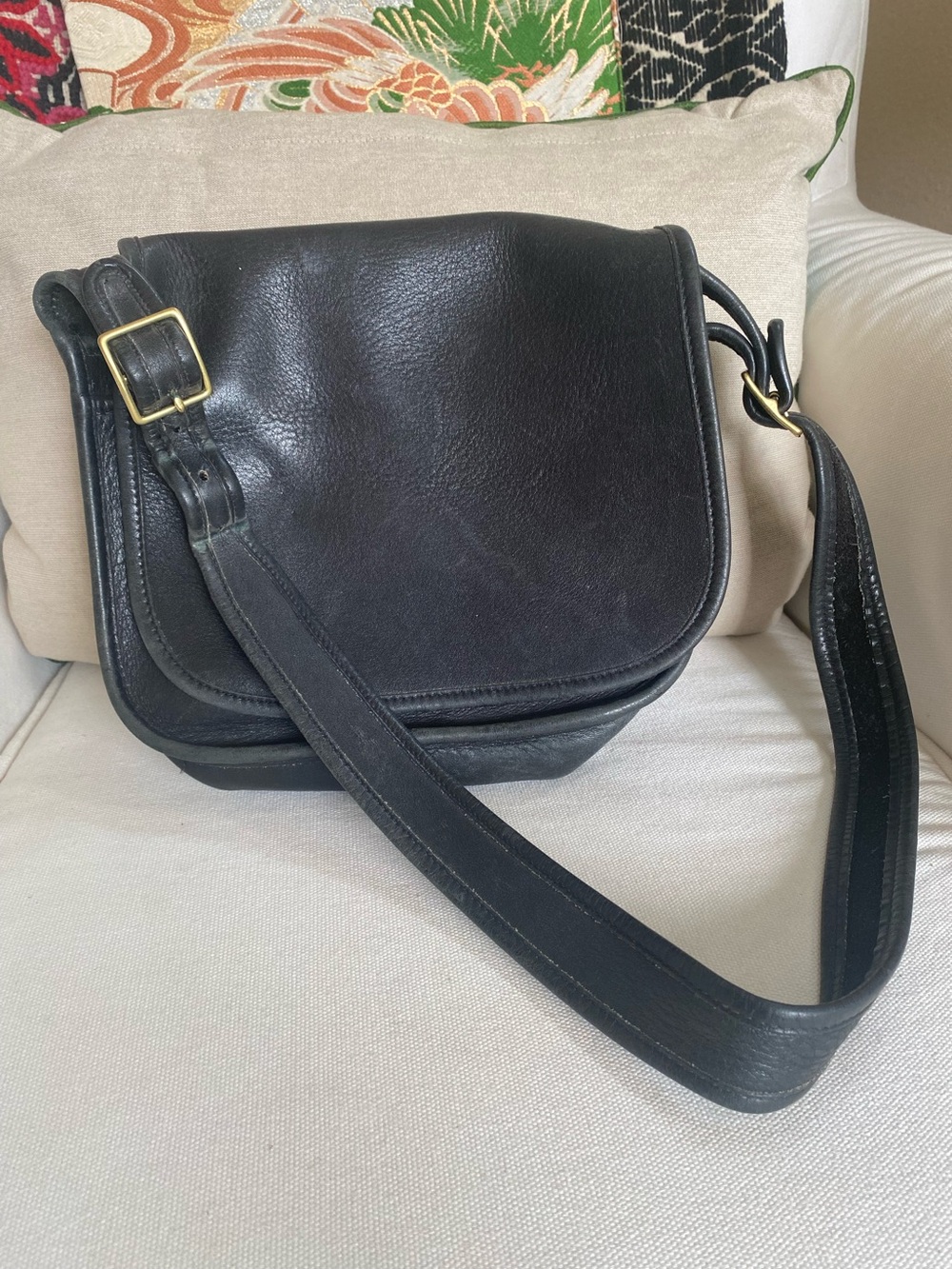VTG 1970s 80s Coach Black Leather Shoulder Bag w Flap & Interior Zipper 030-7946